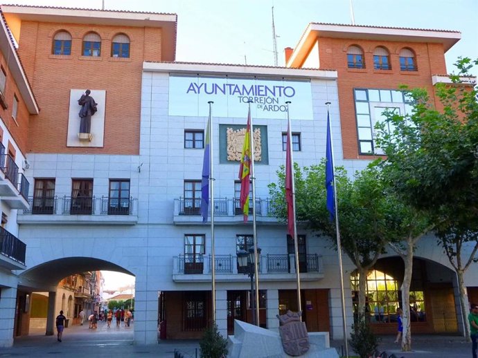 Fachada del Ayuntamiento de Torrejón de Ardoz.