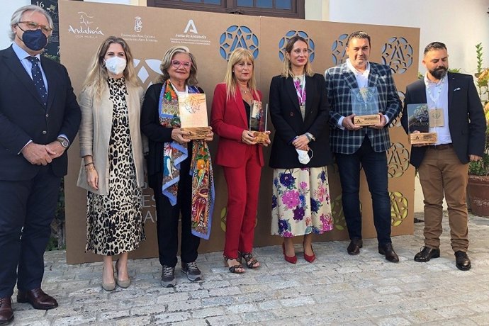 Galardonados con los IV Premios de Artesanía de Andalucía.