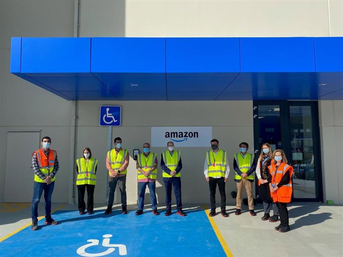 Visita institucional a la planta de Amazon en Montcada i Reixac (Barcelona).