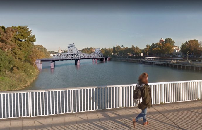 Recración del puente de Alfonso XIII en la zona de Altadis