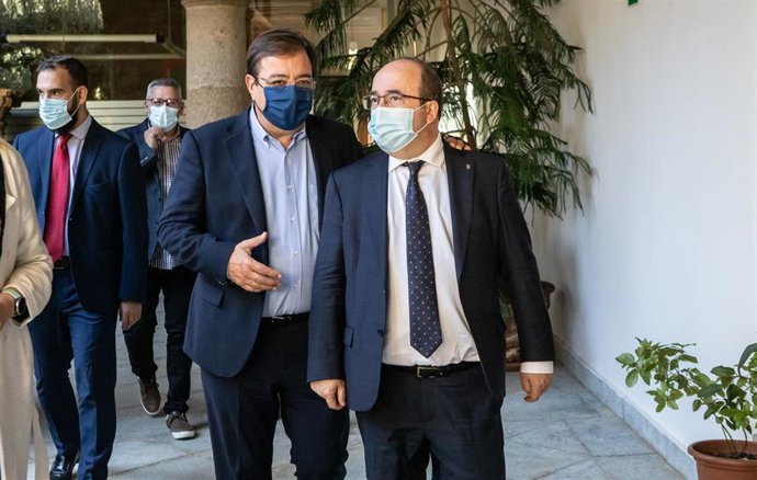 Vara dialoga con Iceta en la sede de la Presidencia de la Junta.