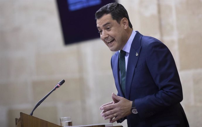 El presidente de la Junta de Andalucía, Juanma Moreno, durante su intervención en la primera sesión del Debate sobre el Estado de la Comunidad a 27 de octubre del 2020, El Pleno del Parlamento andaluz acogerá este miércoles y jueves el Debate sobre el e