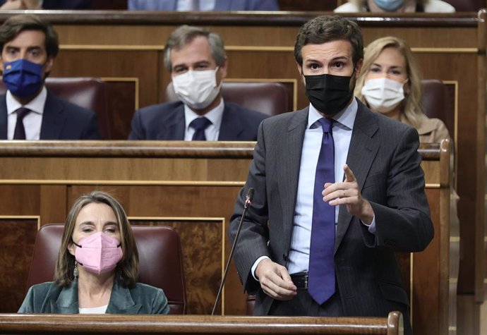 El líder del PP, Pablo Casado, interviene en una sesión de control al Gobierno en el Congreso de los Diputados, a 20 de octubre de 2021.