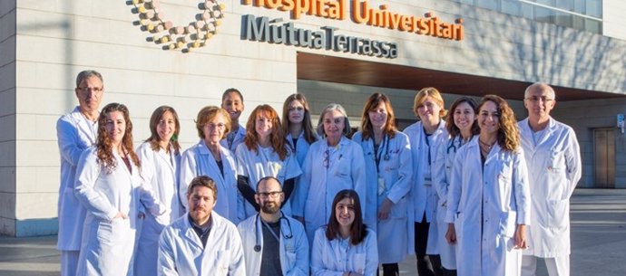 Grupo del CIBEREHD coordinado por María Esteve, participante del estudio junto a otros investigadores del centro.