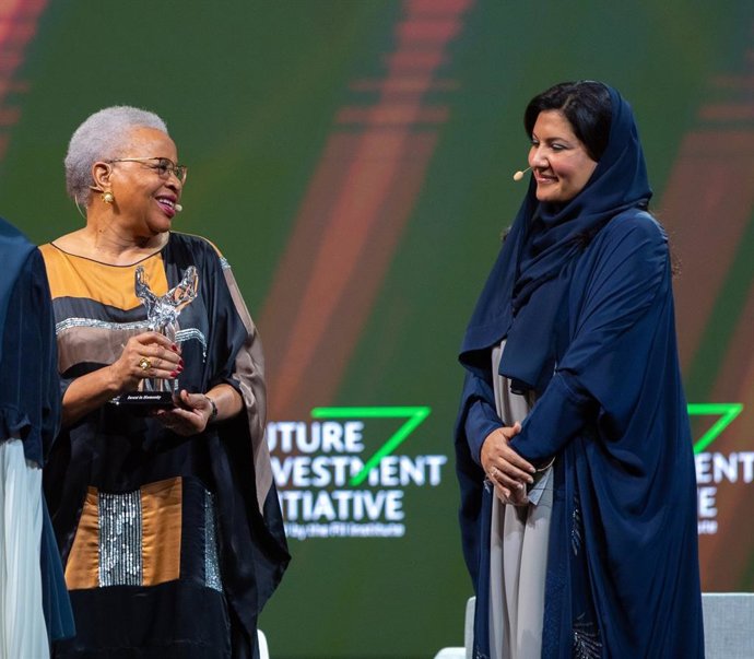 Dame Graa Machel and HRH Princess Reema bint Bandar Al Saud