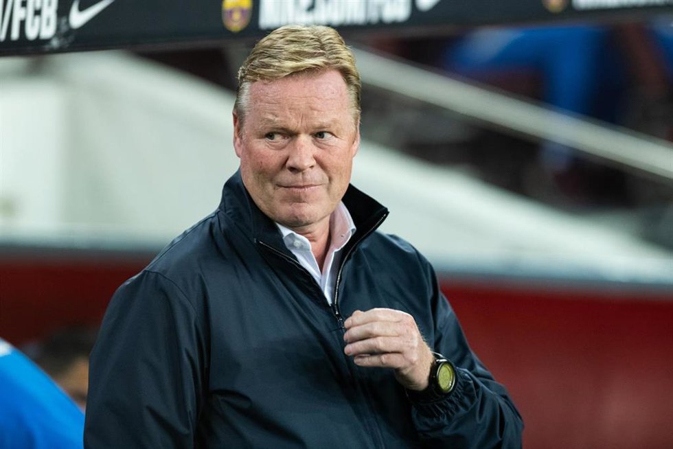 Ronald Koeman en un partido con el FC Barcelona