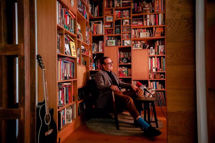 El actor y cómico Joaquín Reyes durante una entrevista con Europa Press en su casa