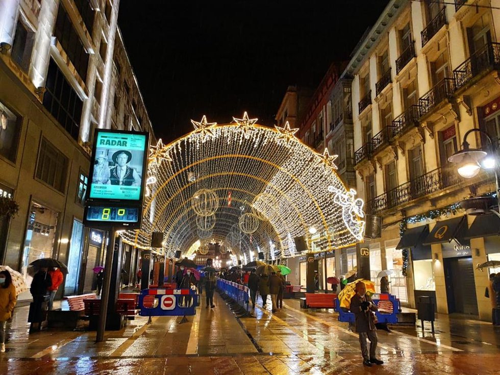 Archivo - Navidad en Oviedo. Luces. Iluminación. Alumbrado.