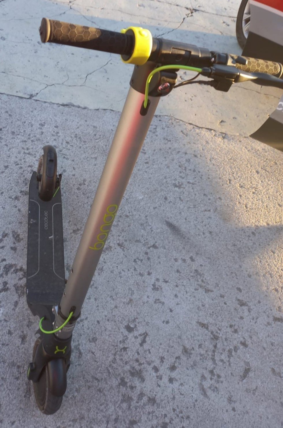 El patinete inmovilizado.