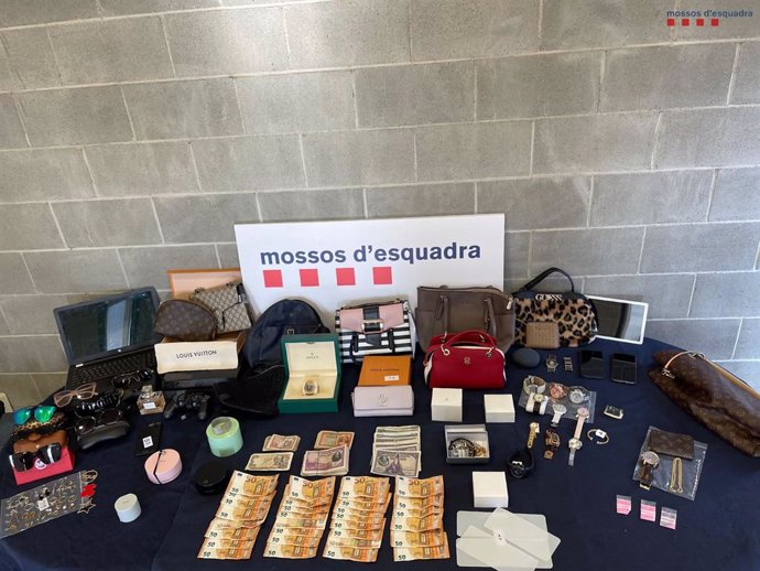 Diners i altres objectes que havien robat a Barcelona