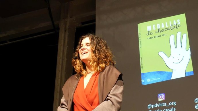 La exnadadora Carla Casals durante la presentación de su libro 'Medallas de chocolate'