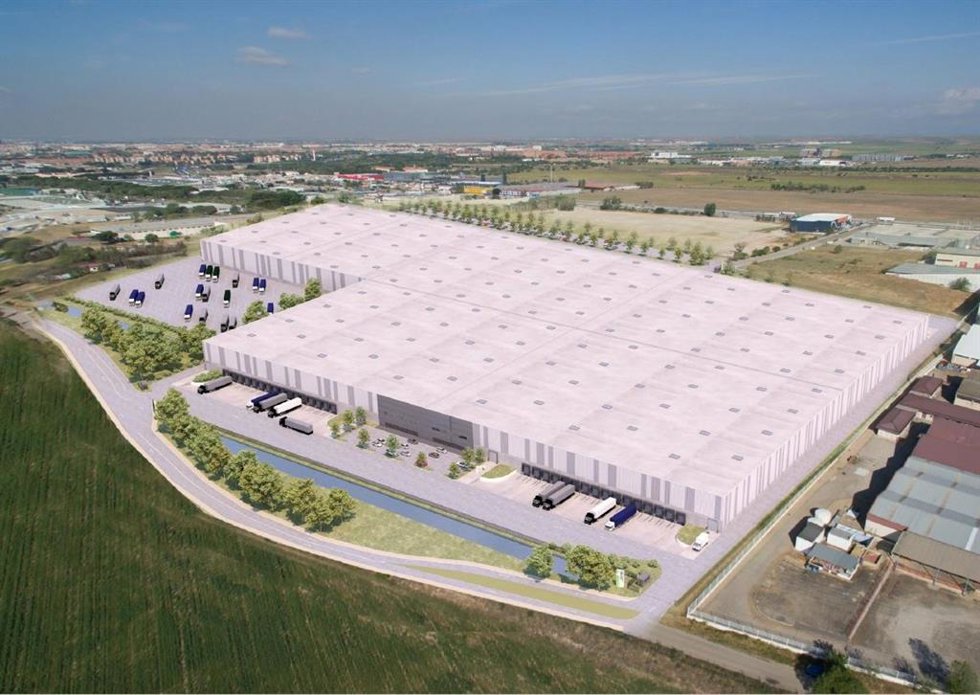 Archivo - Centro logístico de Amazon en España