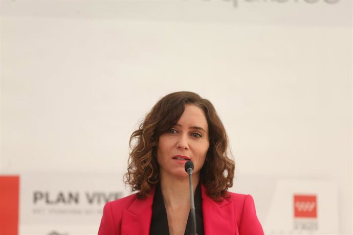 La presidenta de la Comunidad de Madrid, Isabel Díaz Ayuso, en Valdebebas