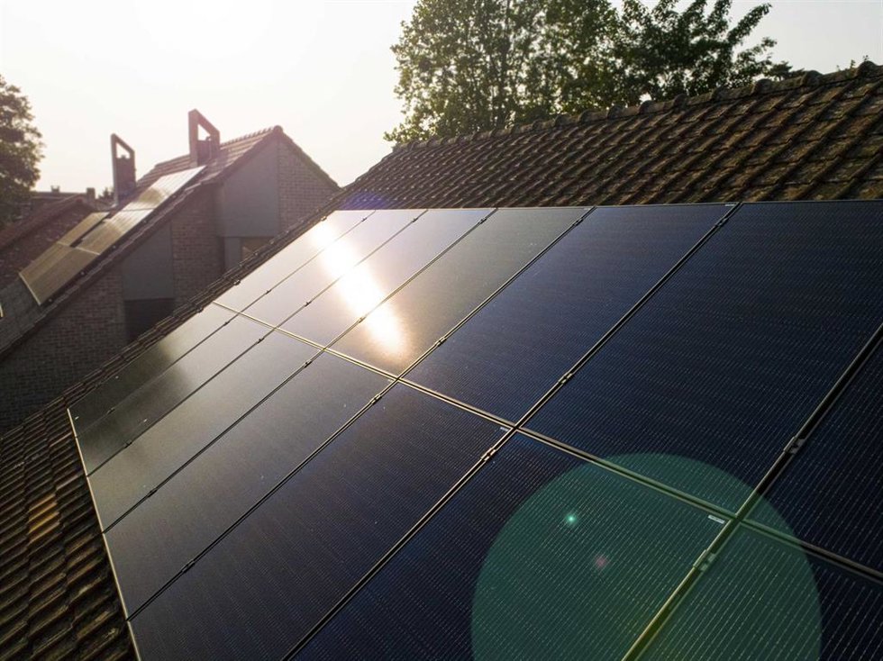 Archivo - Paneles solares