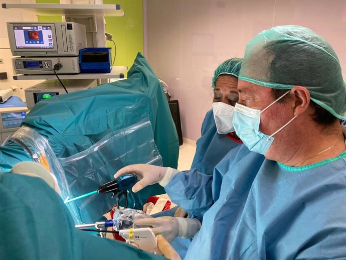 Cirugía ginecológica por puerto único vaginal practicada por el Hospital Materno-Infantil Quirónsalud.