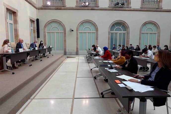 Reunión del Pacto contra la Segregación en el Parlament