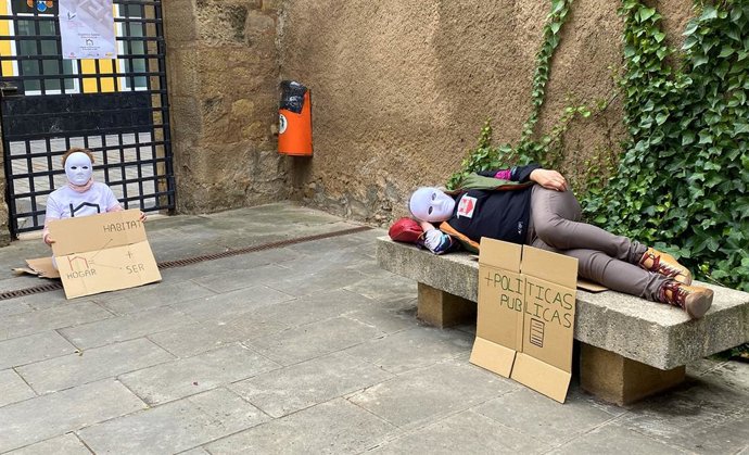 PERFORMANCE DE PERSONAS SIN HOGAR