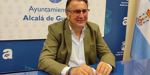 1. Diego Valdivia llega al Auditorio Riberas del Guadaíra con el espectáculo 'Aires del Sur'