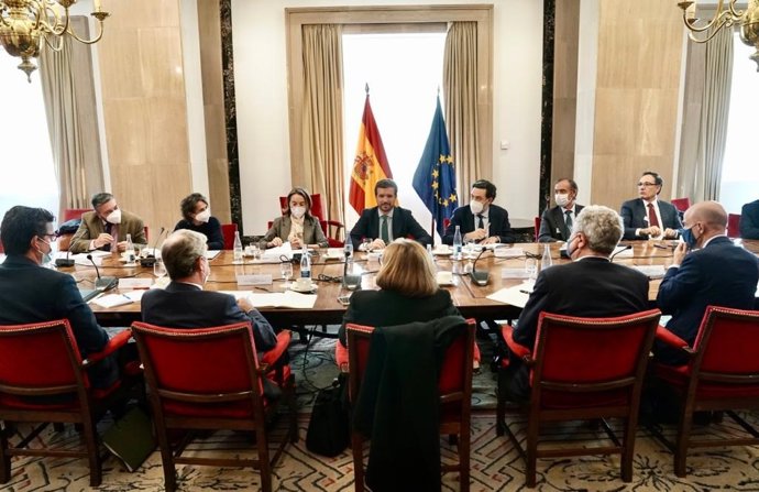 El líder del PP, Pablo Casado, se reúne con representantes del sector energético. En Madrid, a 28 de octubre de 2021.