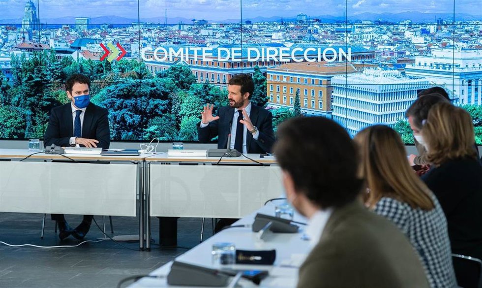 Archivo - El líder del PP, Pablo Casado, reúne al comité de dirección del PP para explicar los escollos de la negociación con el PSOE para renovar el CGPJ. En Madrid, a 26 de febrero de 2021.