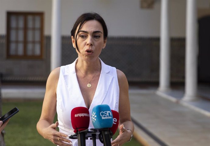 La portavoz de Ciudadanos, Teresa Pardo, atiende a los medios de comunicación tras el Debate sobre el estado de la Comunidad.