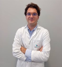Antonio Parralo López, miembro del servicio de Neurología del Hospital Quirónsalud Huelva.