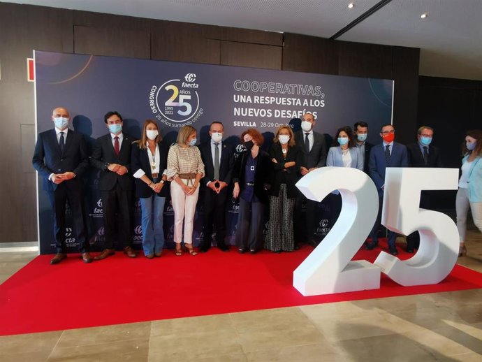 La apertura del congreso '25 años sumando contigo' de Faecta
