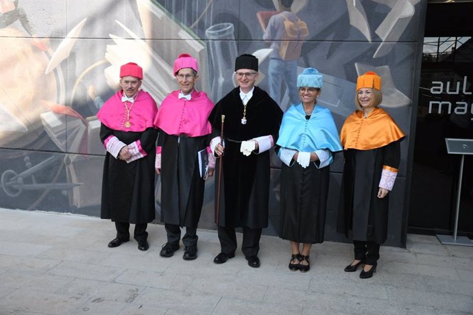 Verónica Boix-Mansilla y Paul Levi han sido investidos hoy doctor honoris causa por UIC Barcelona