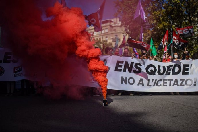 Manifestació dels funcionaris a la plaa Urquinaona de Barcelona