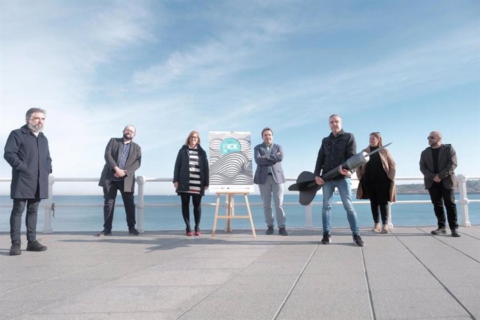 Presentación de la 59 edición del Festival Internacional de Cine de Gijón (FICX), en el paseo del muro de San Lorenzo, en Gijón