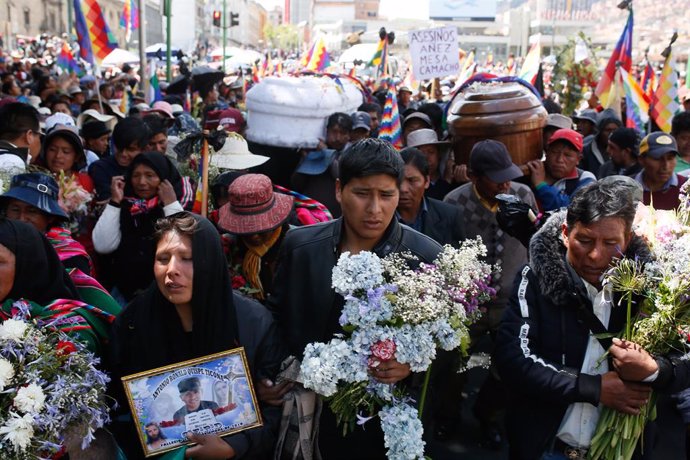 Funeral de algunas de las víctimas de Sankata durante la crisis política de Bolivia en 2019.
