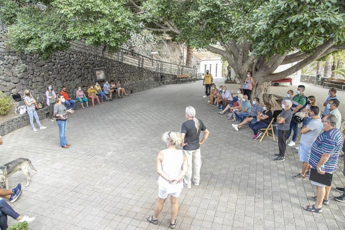 Reunión con los vecinos del caserío de Masca