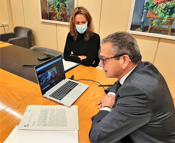 El consejero de Hacienda, Celso González, interviene ante el Comité de las Regiones