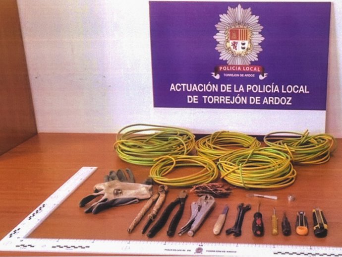 Dos detenidos por robar cable de cobre de las farolas de Torrejón y dejar a oscuras varias calles