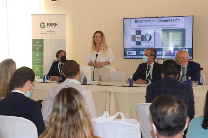 Ana Mestre en las jornadas de los farmacéuticos.