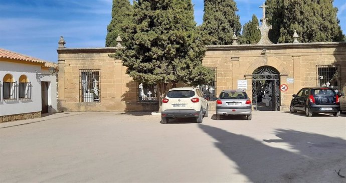 Entrada al cementerio de Úbeda