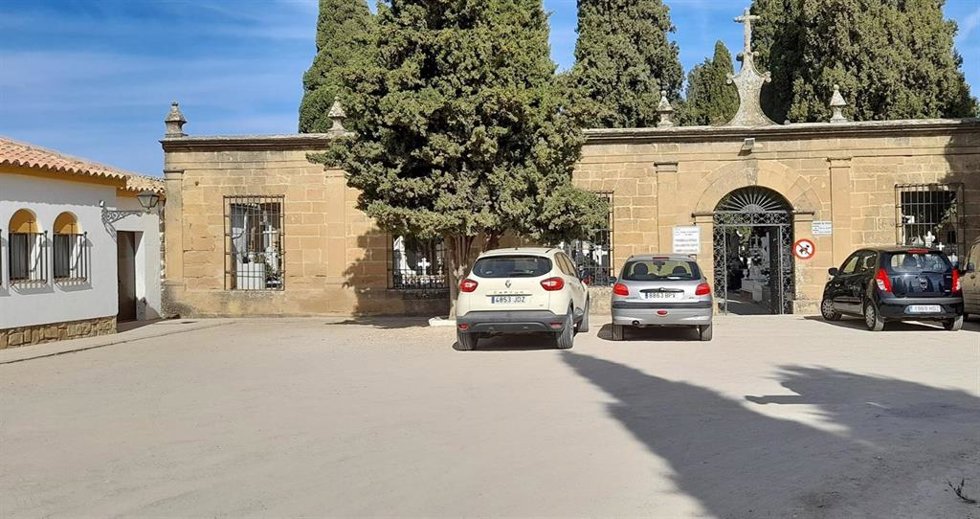 Entrada al cementerio de Úbeda