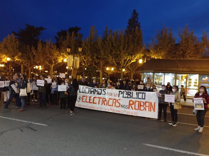 Concentración contra la subida del precio de la luz