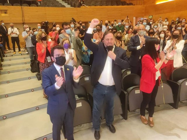 La gerencia de ERC se reúne este viernes para decidir si cambia todo el PGE Archivos - El presidente de la Generalitat, Pere Aragonès, el jefe de ERC Oriol Junqueras y la vicesecretaria general y portavoz del partido Marta Vilalta en el Consejo Nacional de Educación.