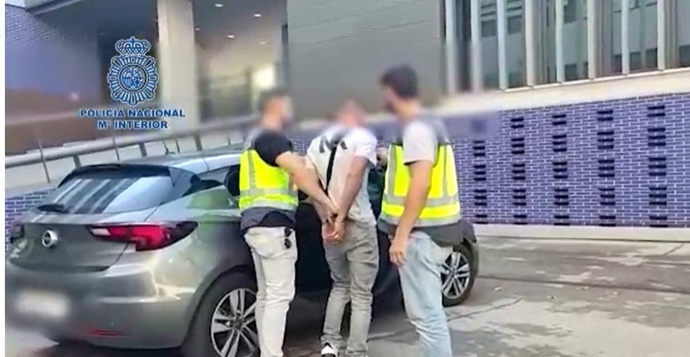 Imagen de un detenido por parte de Policía Nacional