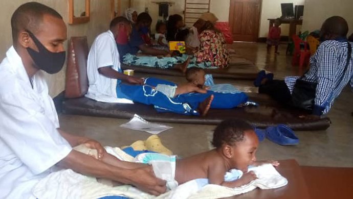 Proyecto de cooperación para rehabilitar a niños discapacitados en una región congoleña