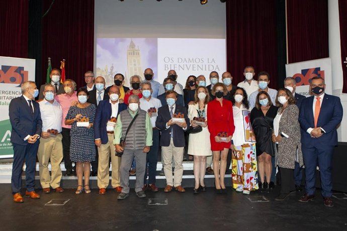 Homenaje a 26 trabajadores del 061 de Sevilla con motivo de su jubilación.