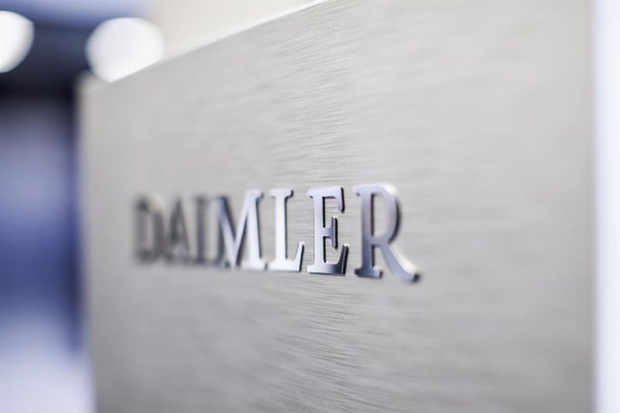 Archivo - Logotipo de Daimler