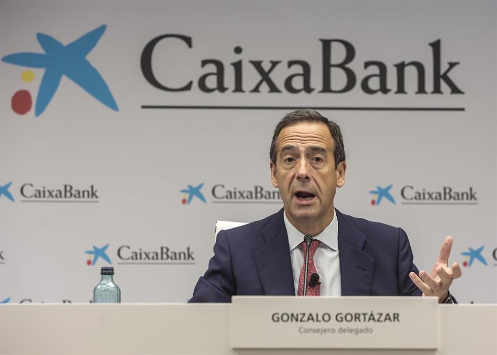 El consejero delegado de CaixaBank, Gonzalo Gortázar, en la rueda de prensa