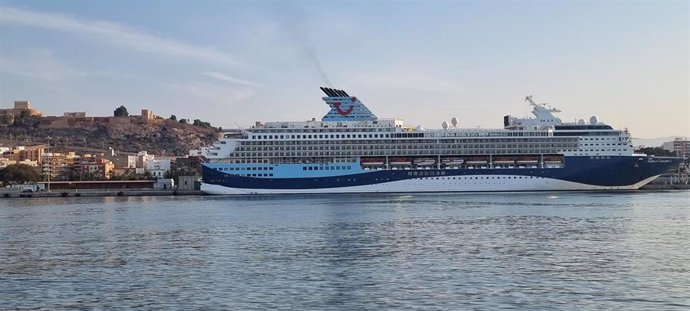 Crucero Marella Explorer 2 en el Puerto de Almería.