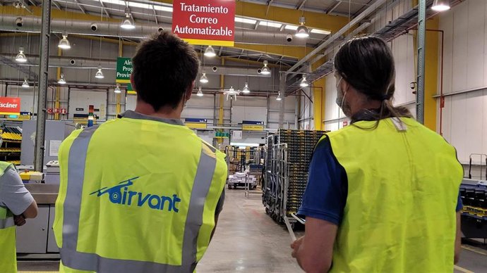 Técnicos de la empresa sevillana Airvant