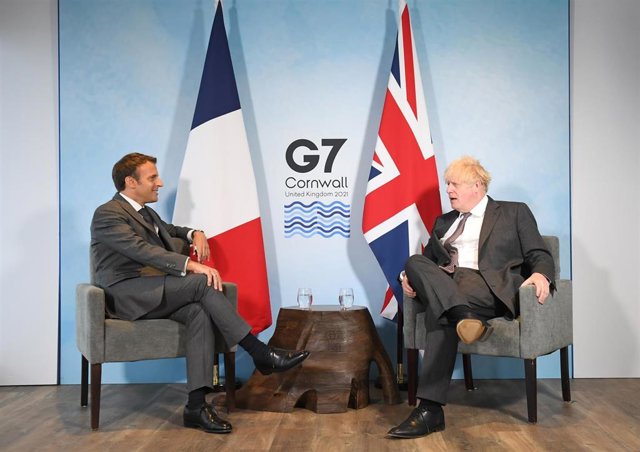 Archivo - Emmanuel Macron y Boris Johnson en la cumbre del G7 en junio