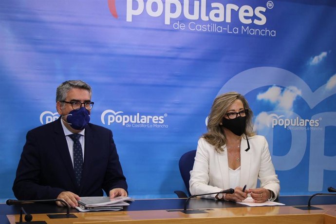 Los diputados del PP Lola Merino y Miguel Ángel Rodríguez