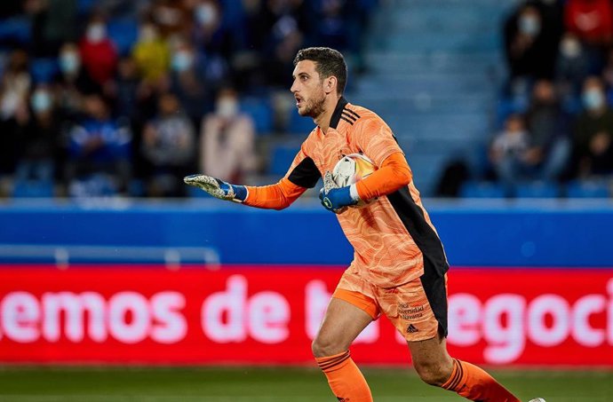 Archivo - Sergio Herrera durante un partido con Osasuna 