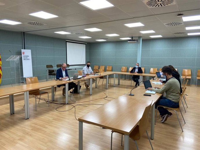 El vicepresidente del Govern y conseller de Transición Energética, Sectores Productivos y Memoria Democrática, Juan Pedro Yllanes, preside la  Mesa para la Lucha contra la Pobreza Energética.